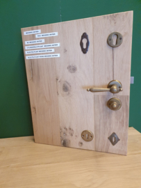 Messing antiek deurklink  inclusief rozet