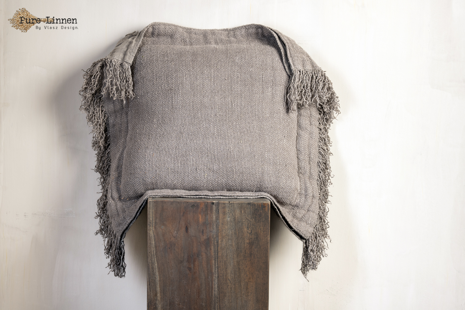 Sierkussen 100% linnen "Rebecca" grey  incl. binnen kussen 70x70cm