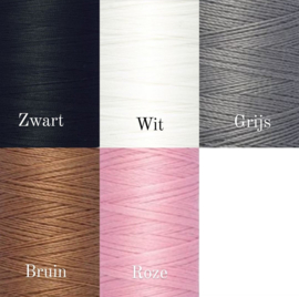 Muts pompom zwart