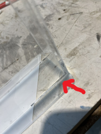 Cuvette  kunststof  30 x 20 x 3 cm  met barst