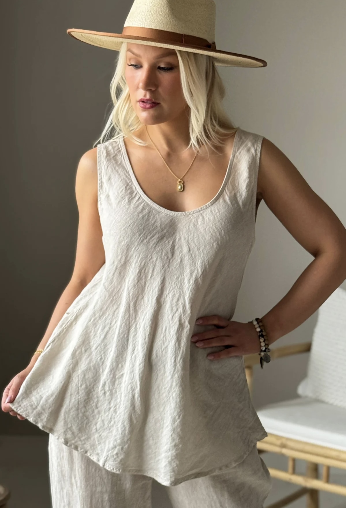 BYPIAS, BOHEMIANA LINNEN TOP LINA SAND
