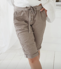 BYPIAS BUTTONS CAPRI PANTS, TAUPE