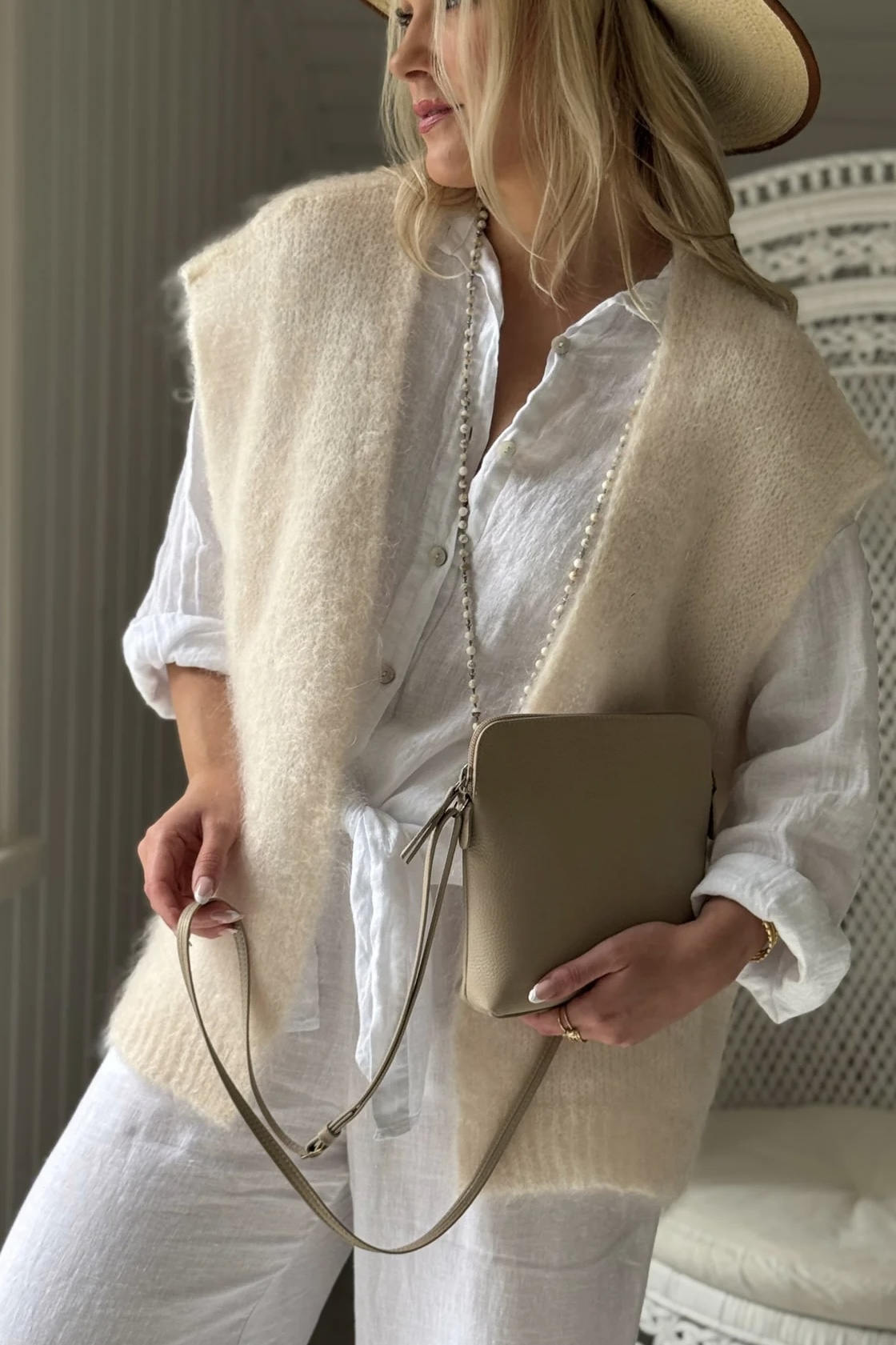 BYPIAS BOHEMIANA MALLORA MOHAIR VEST OFF WHITE