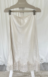 BYPIAS , BOHEMIANA ELIZA VISCOSE ONDER ROK BEIGE