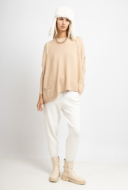 Poncho trui met zakjes Tamara in Beige