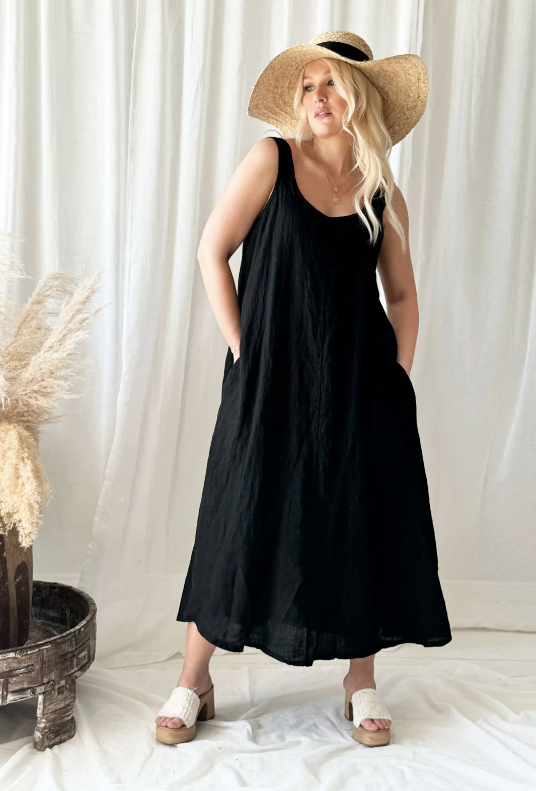 BOHIEMIANA. MADDALENA LINNEN DRESS BLACK