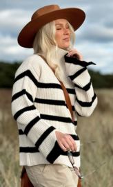 BYPIAS , BOHEMIANA  TRUI HUTTON WHITE STRIPE