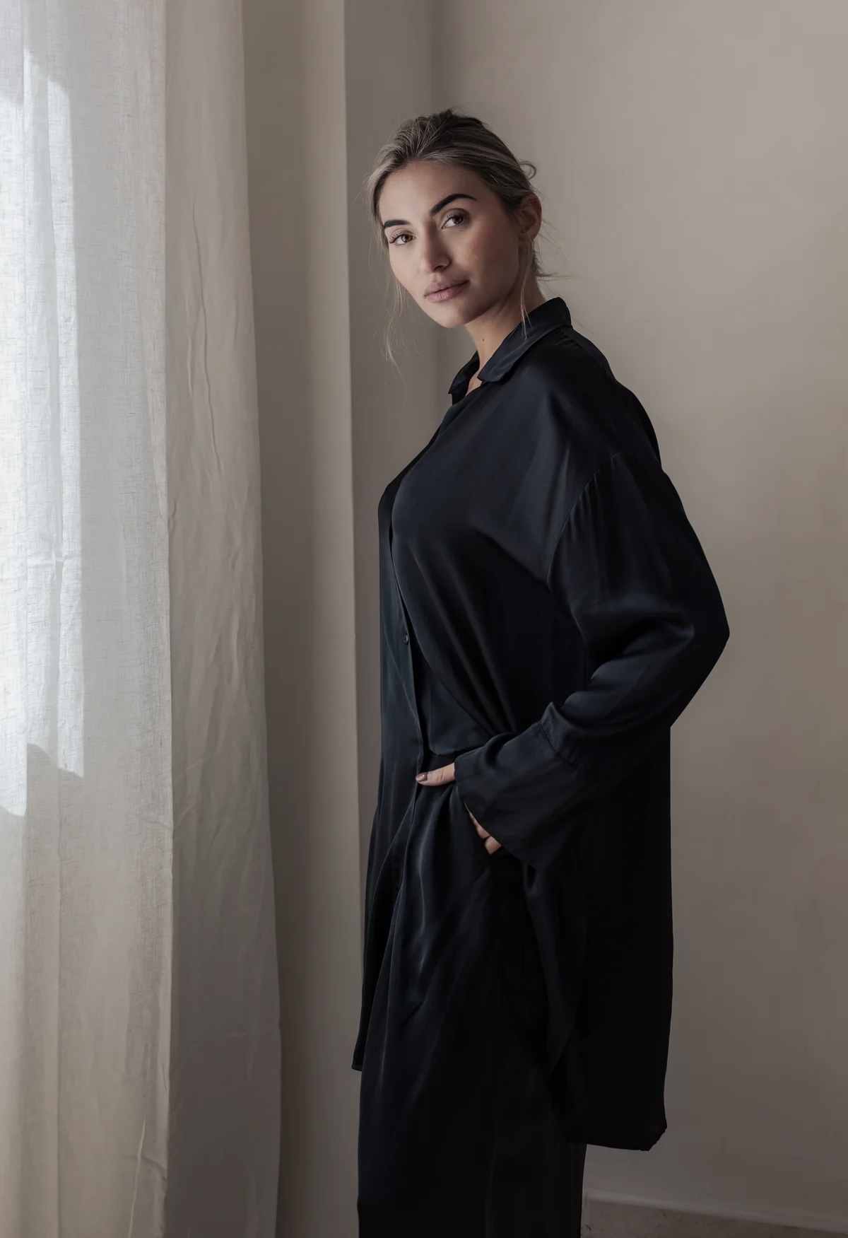 BYPIAS GLOWING SATIN LUXE VELONA BLOUSE BLACK