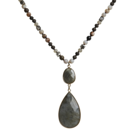 The Moshi necklace Camilla grey