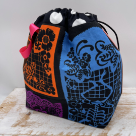Skulls & skeletons project bag
