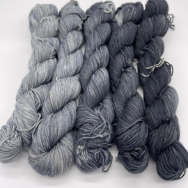 Black turns grey complete set