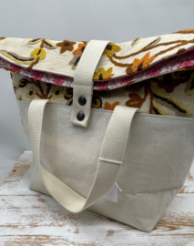 Embroidery beige