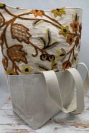 Embroidery beige
