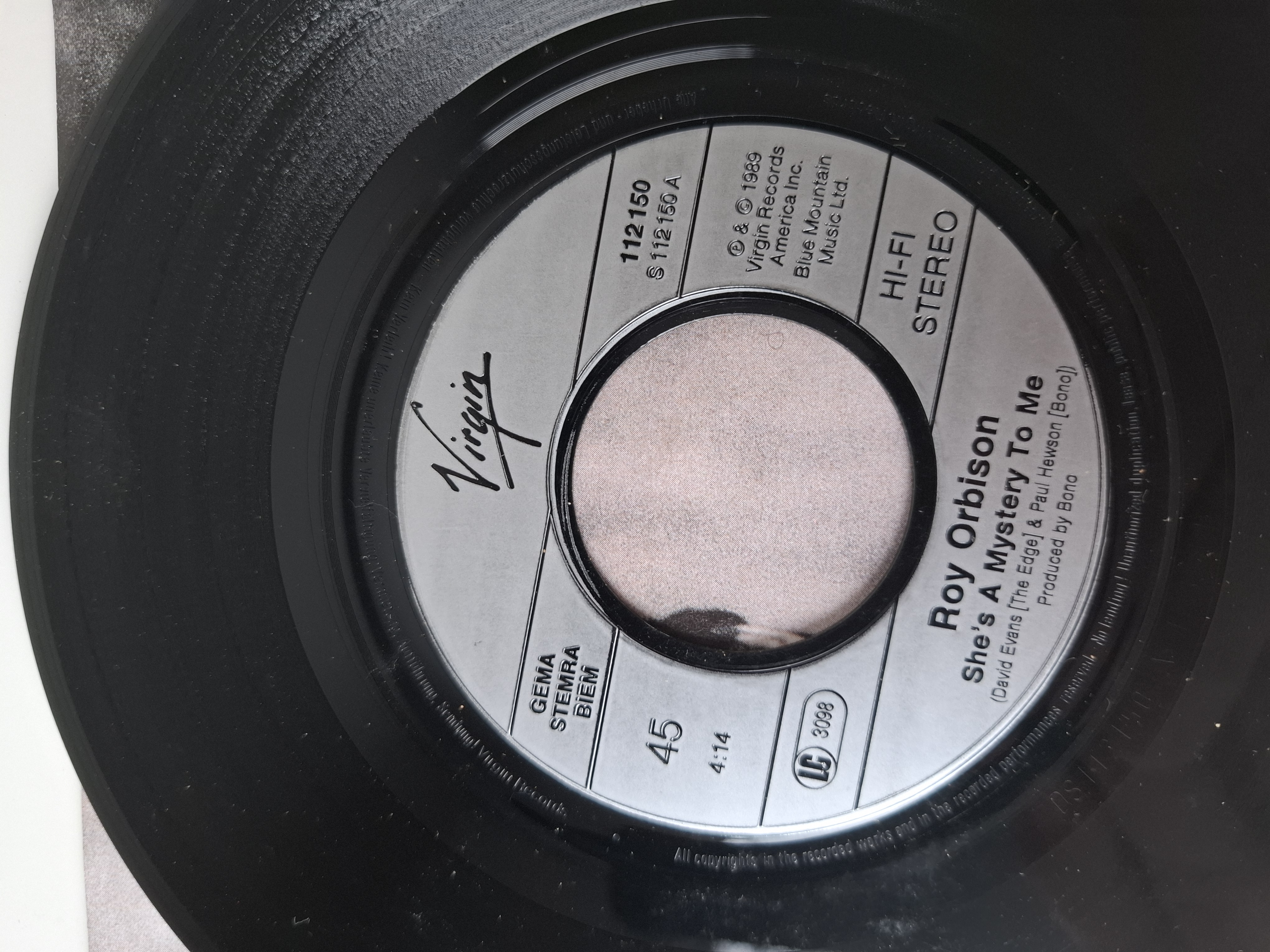 Roy Orbison - She's a mystery to me