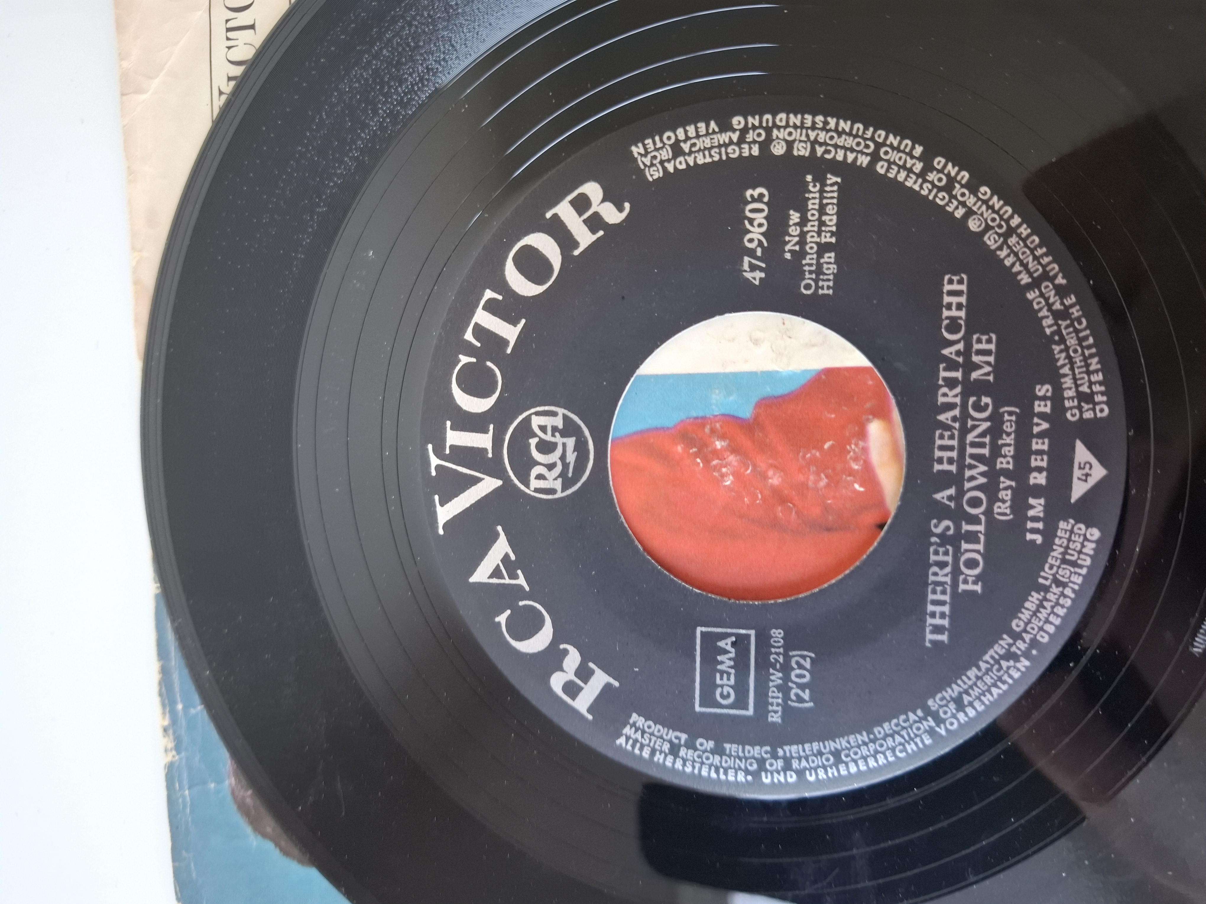 Jim Reeves - There's a heartache following me