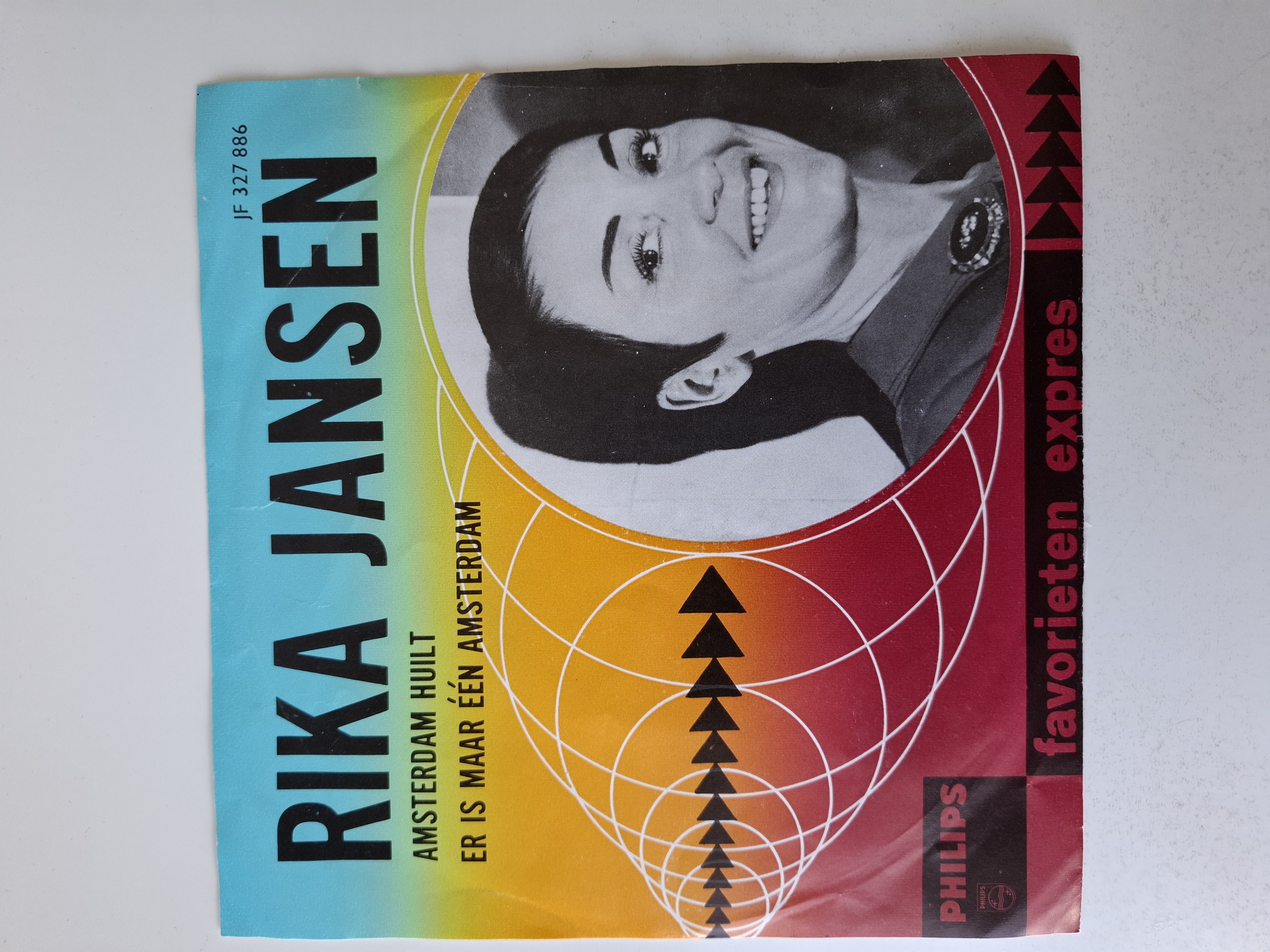 Rika Jansen - Amsterdam huilt