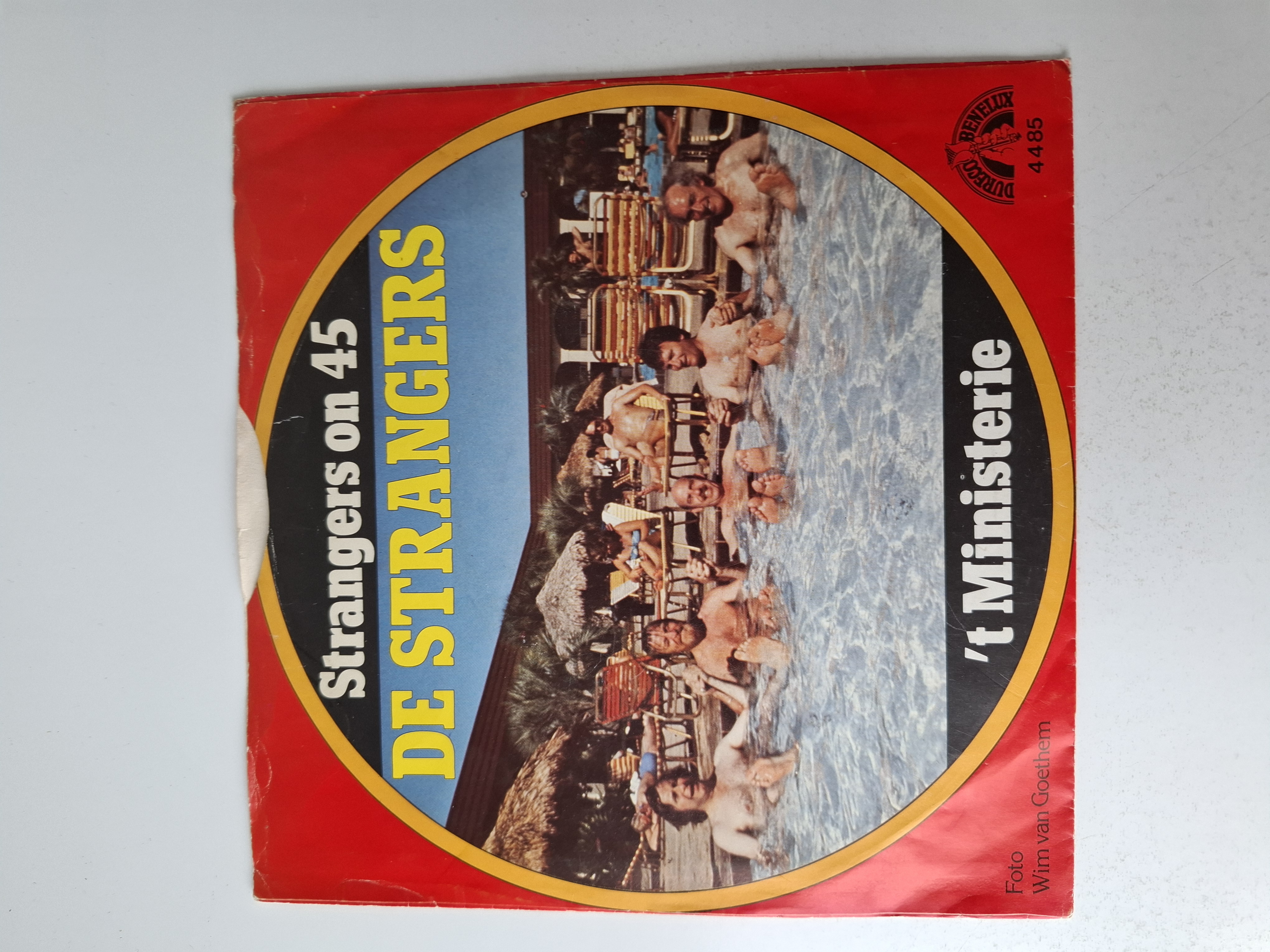 De Strangers - Strangers on 45