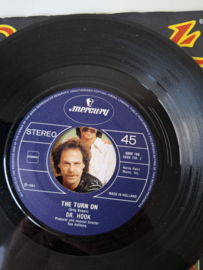 Dr. Hook - Baby makes her blue jeans talk