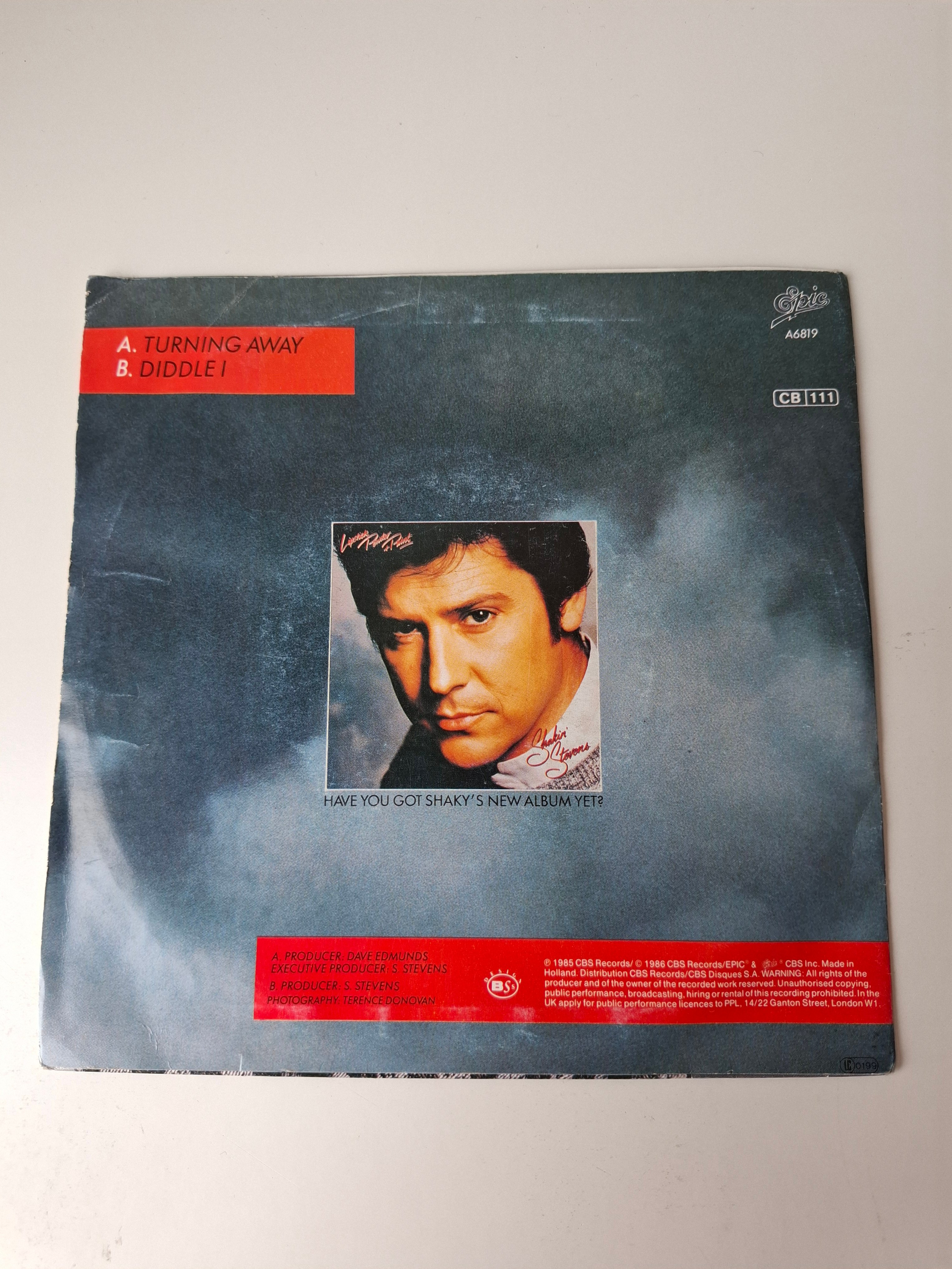 Shakin' Stevens - Turning away