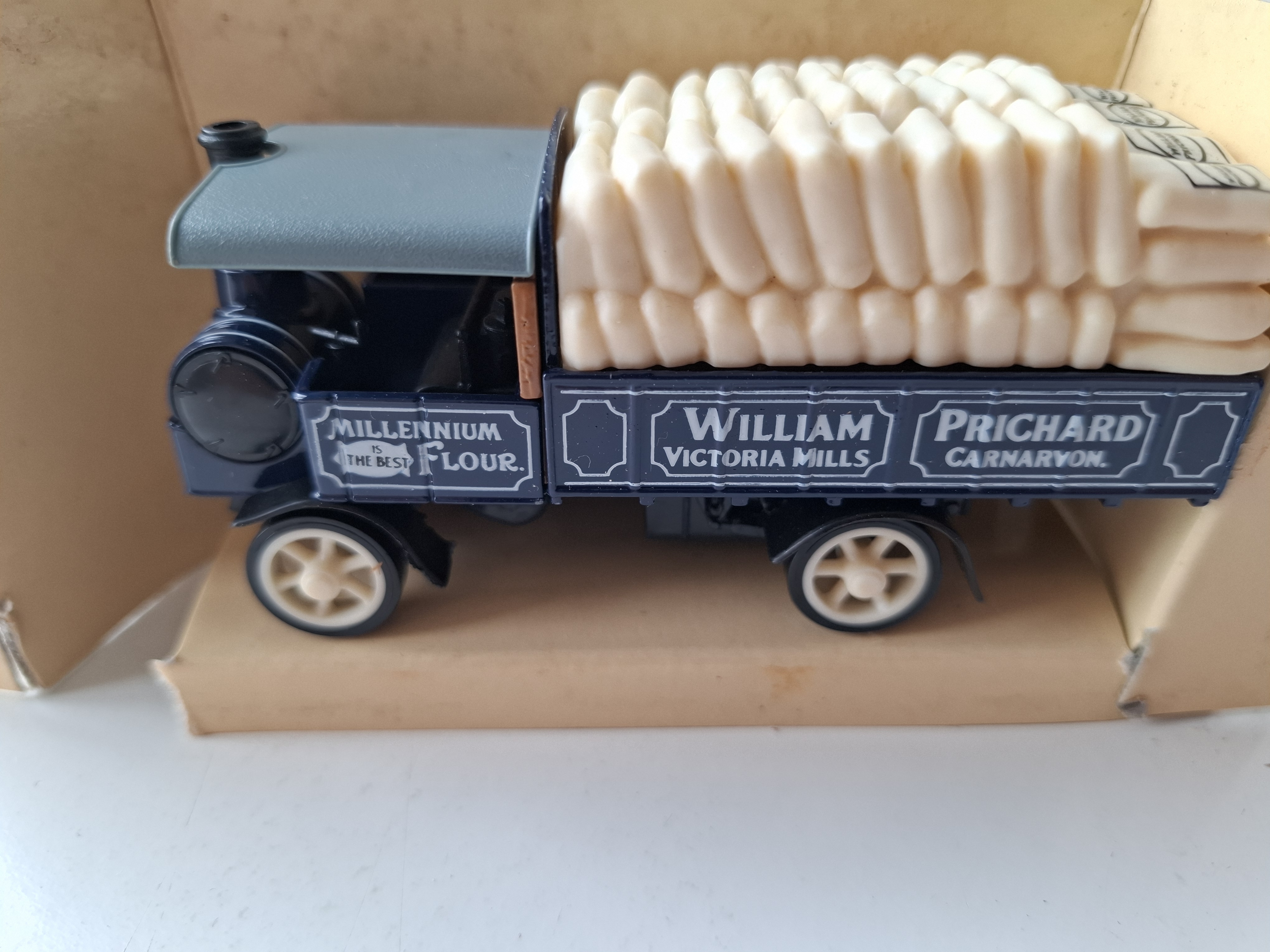 Matchbox models of yesterday -Y-8  1917  Yorkshire steam wagon