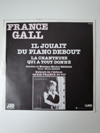 France Gall - Il jouet du piano debout