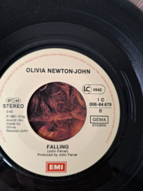 Olivia Newton John - Make a move on me
