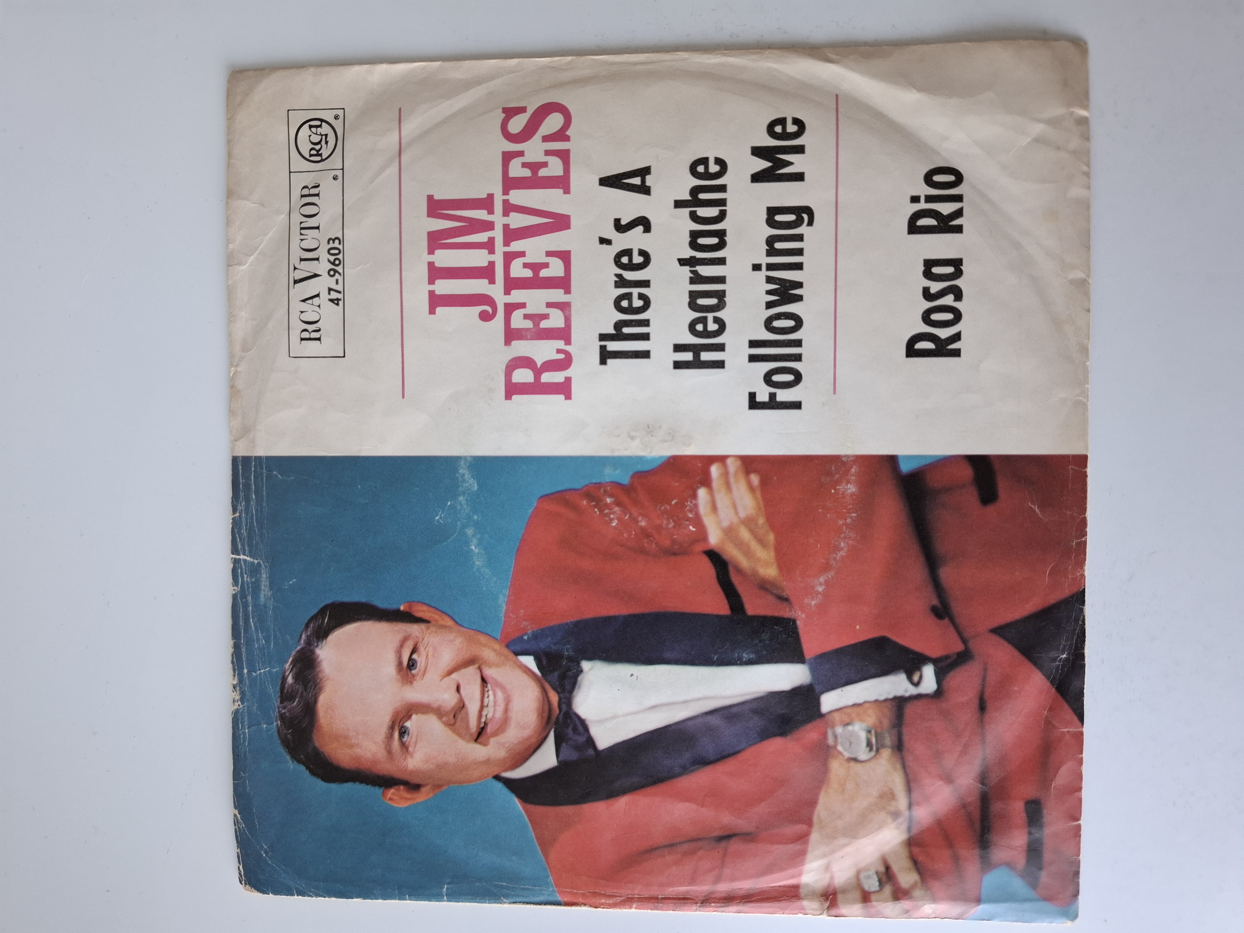 Jim Reeves - There's a heartache following me