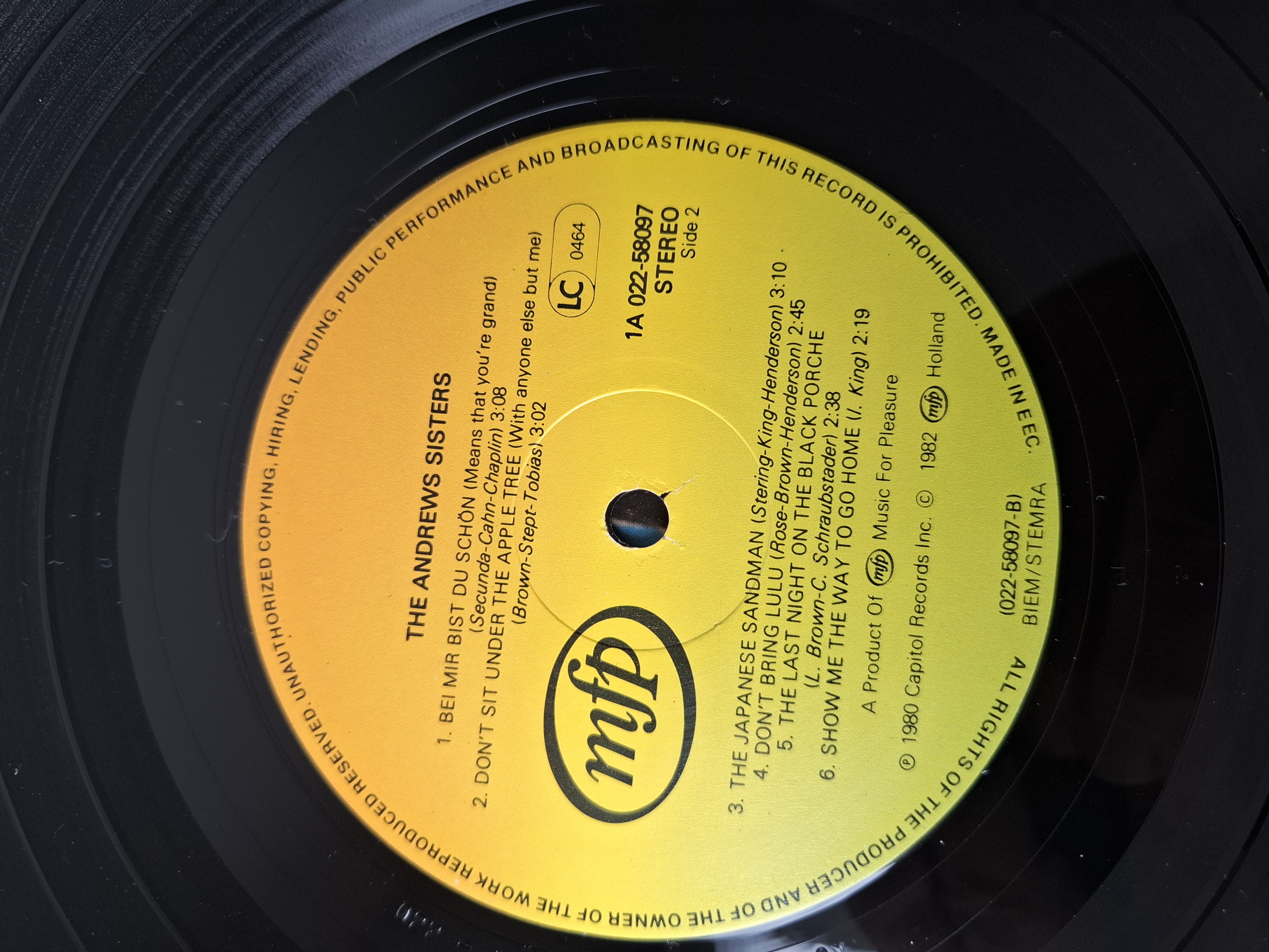 The Andrew sisters - The Andrew sisters
