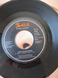 Cyndi Lauper - What's going on