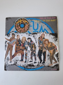 Drum Theatre - Living in the past