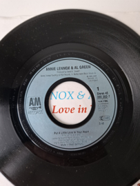 Annie Lennox & Al Green - Put a little love in your heart