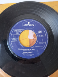 Donna Summer - She works hard for the money