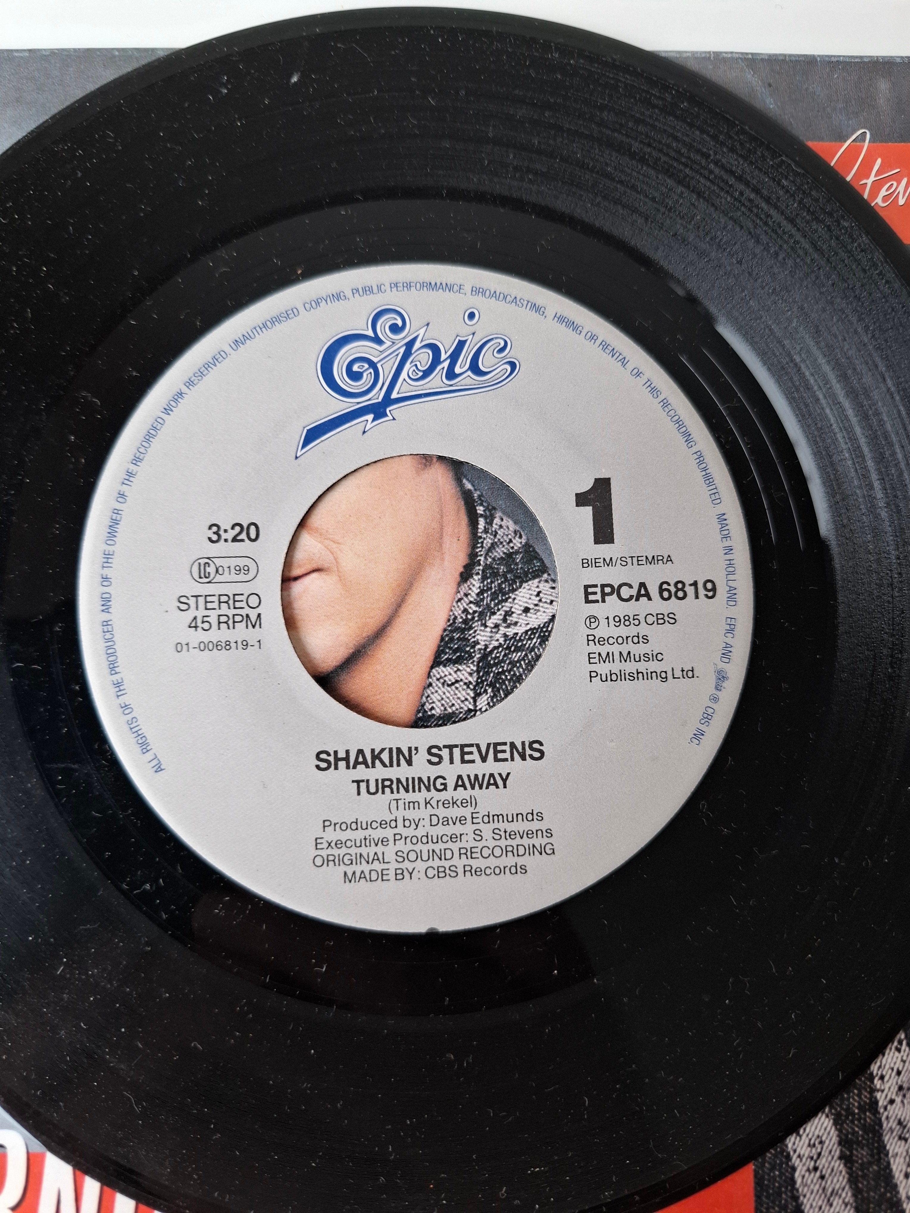Shakin' Stevens - Turning away