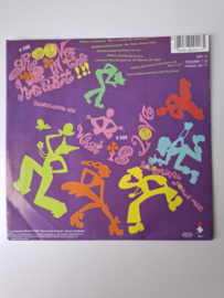 Deee-Lite - Groove is in the heart