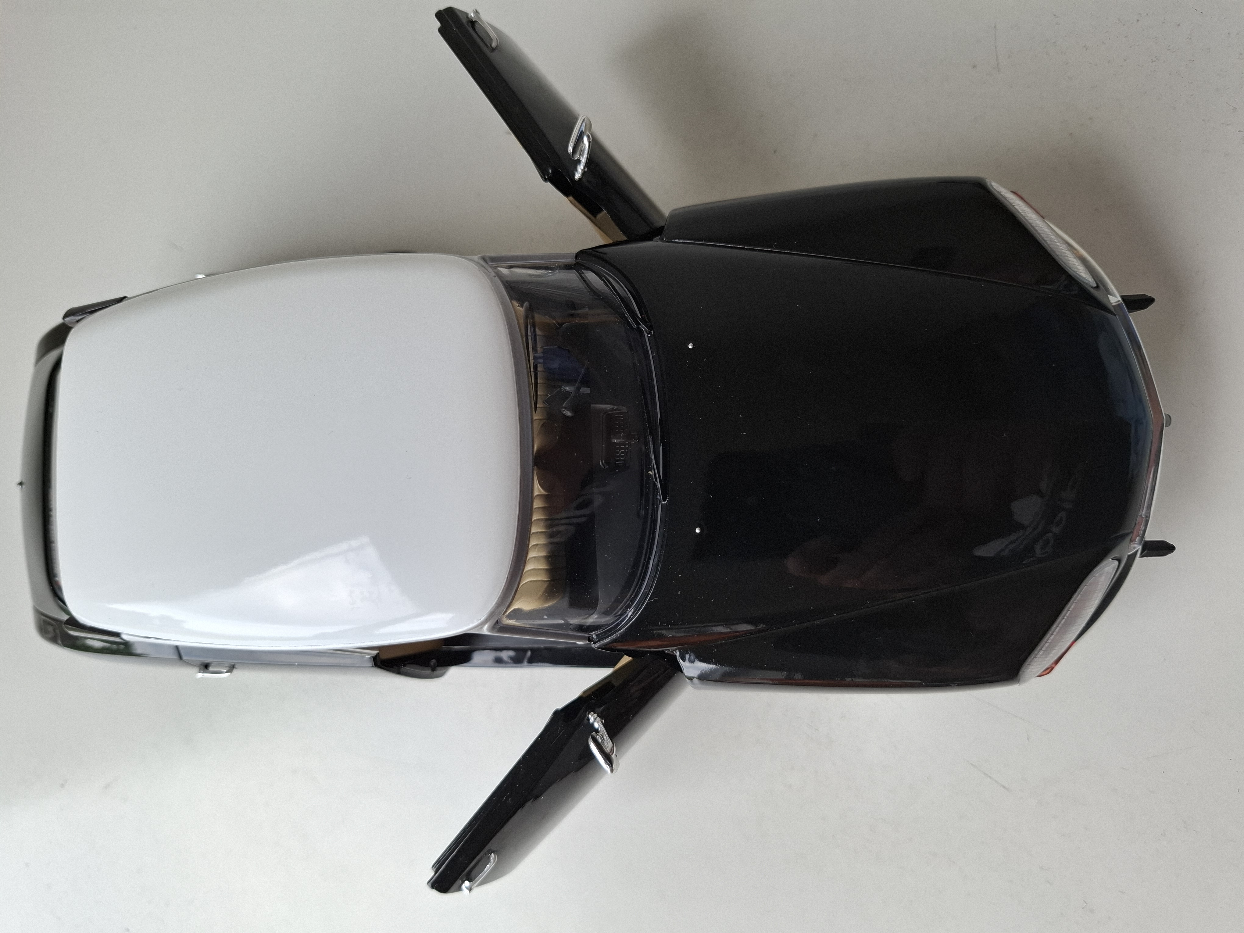Citroen DS ( Snoek) 1:18  Solido