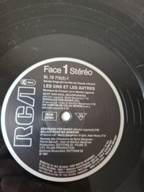 Various Artists - Les Unes les autres