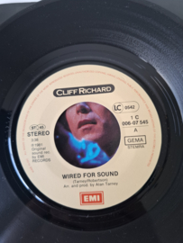 Cliff Richard - Wired for sound