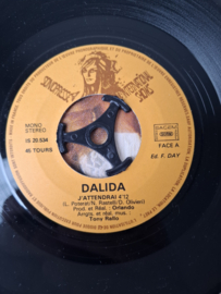 Dalida - J'attendrai