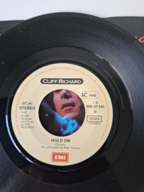 Cliff Richard - Wired for sound