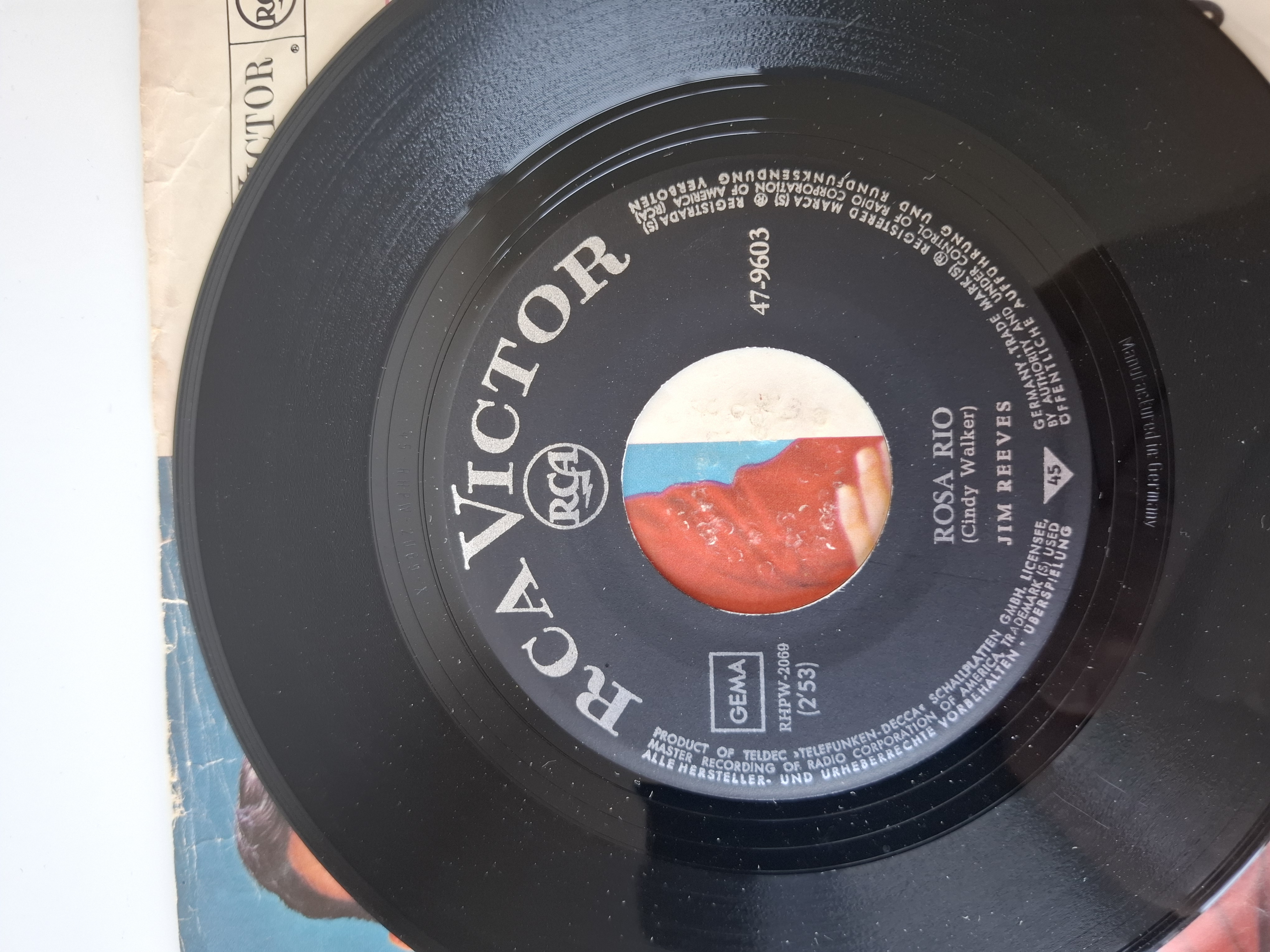Jim Reeves - There's a heartache following me