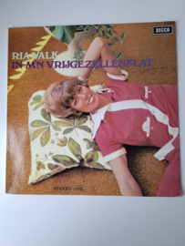 Ria Valk - In mijn vrijgezellenflat