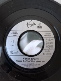 Neneh Cherry - Kisses on the wind
