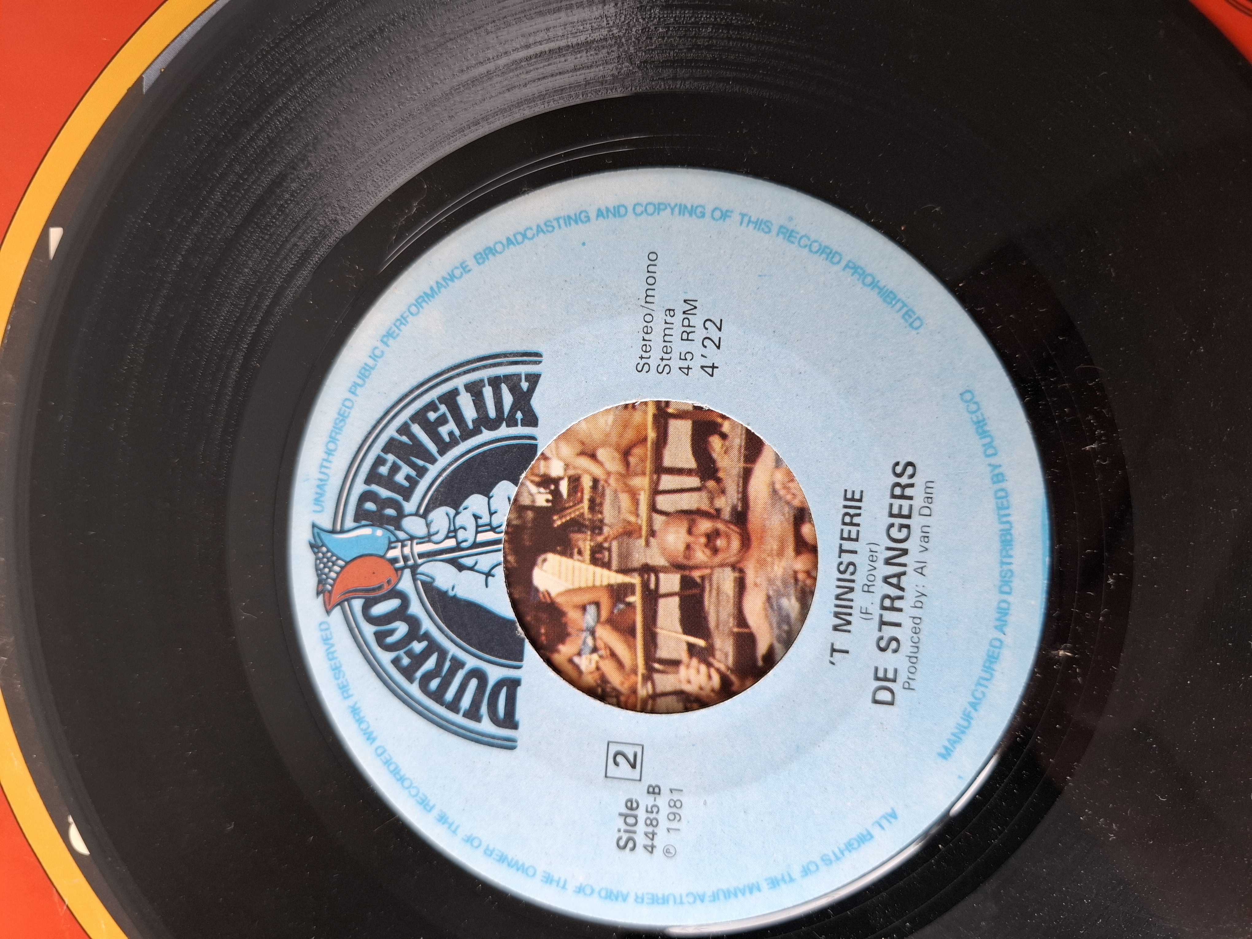 De Strangers - Strangers on 45