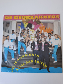 De Deurzakkers - Het is hier binnen beter dan buiten
