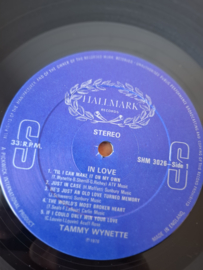 Tammy Wynette - In love