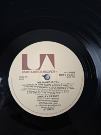 Shirley Bassey - The magic is you