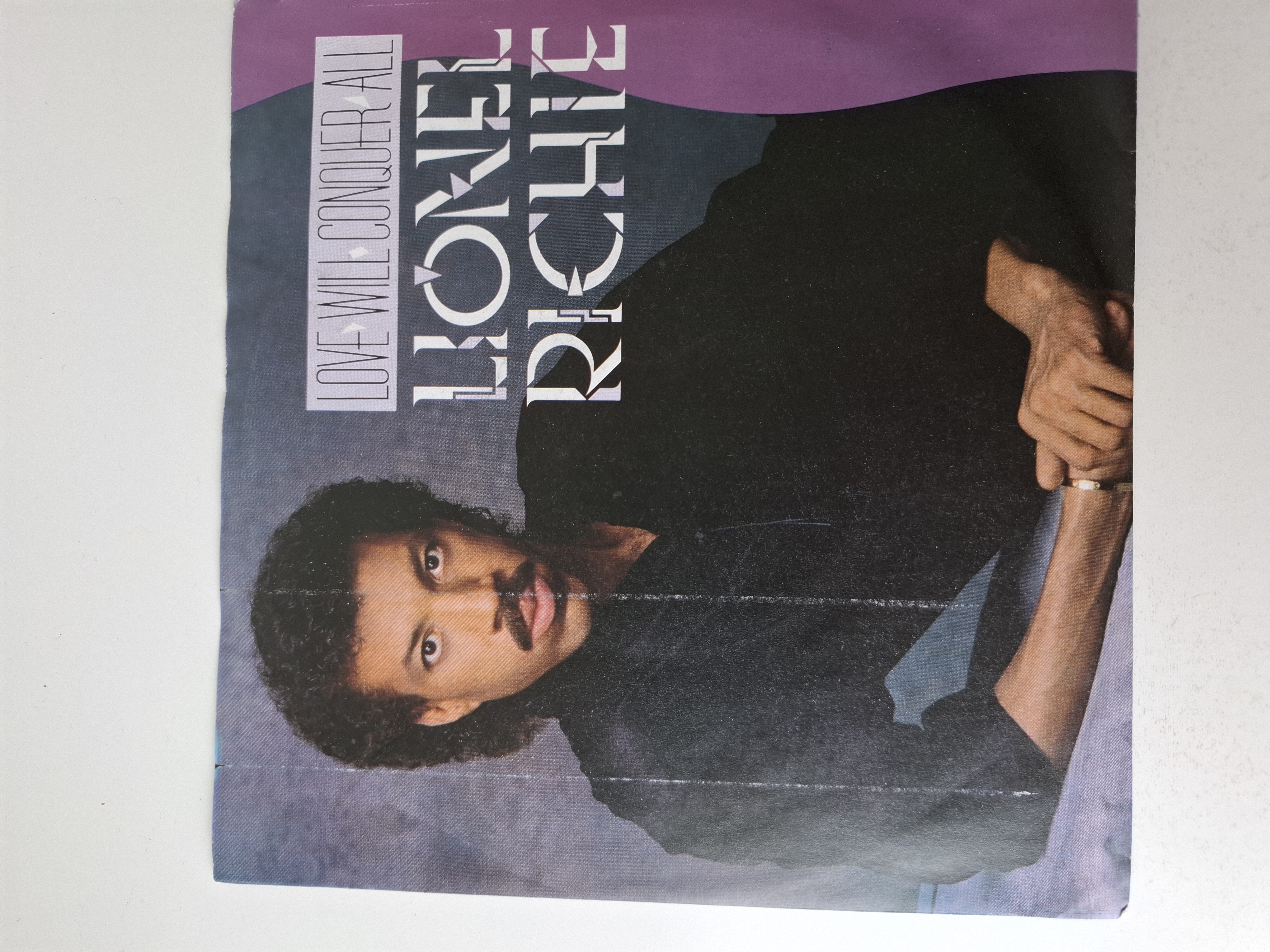 Lionel Richie - Love will conquer all