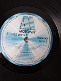 Commodores - Zoom