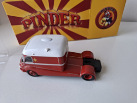 Pinder Circus- Trekker met oplegger in  2 dozen