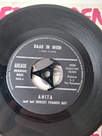 Anita met het orkest Francis Bay - Daar in Wien